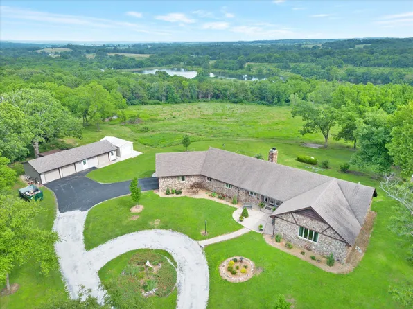 13855 E 950 Road, Stockton, MO 65785