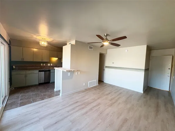 620 S 1st St APT 201, Austin, TX 78704
