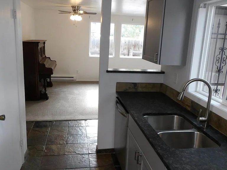 2921 Woodside Blvd — Photo 11