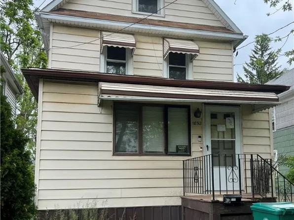 1852 Ontario Ave, Niagara Falls, NY 14305
