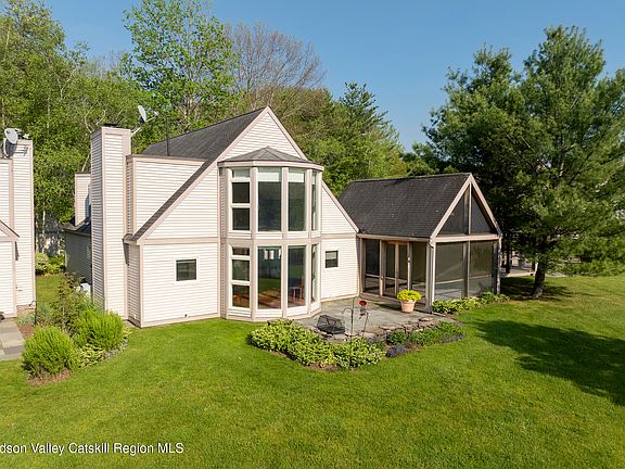 3rd image of 279 Arcadia Drive