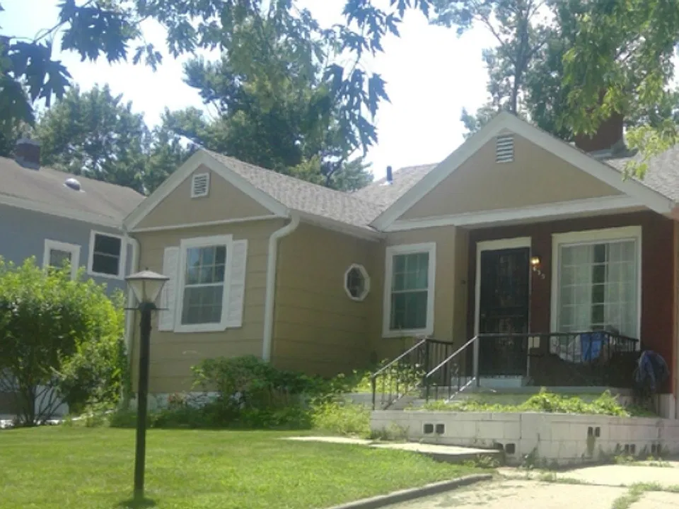 635 SW Webster Ave