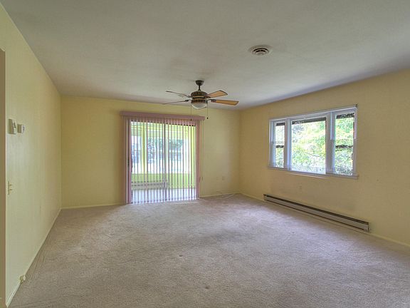 5th image of 15 Yorktowne Pkwy #A