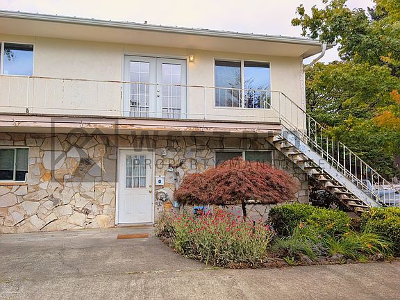 3rd image of 6855 SW Capitol Hwy APT C