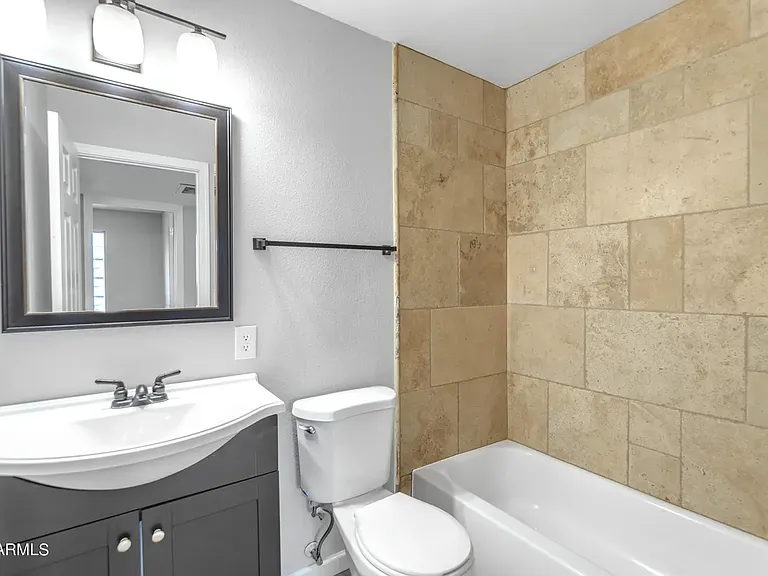 2115 E Birchwood Ave — Photo 4