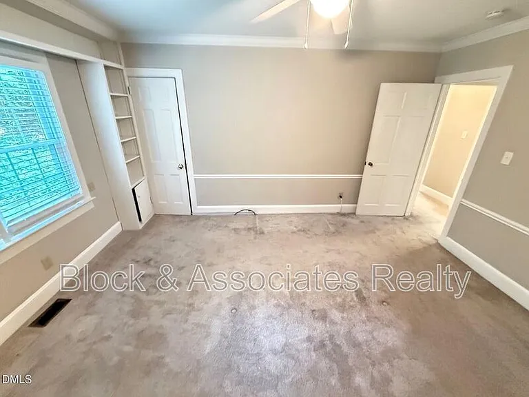 2667 Davis St — Photo 24