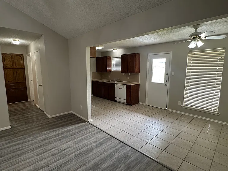203 Linda St — Photo 6