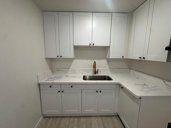 3rd image of 151 S Oxford Ave APT 9