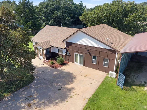 113 S Robbins Rd, Norwich, KS 67118