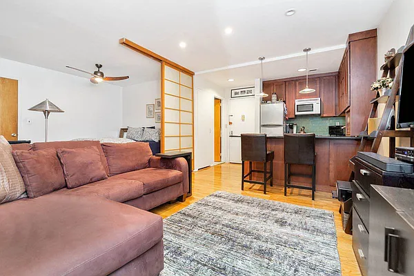 Rented by Evans Real Estate | media 14