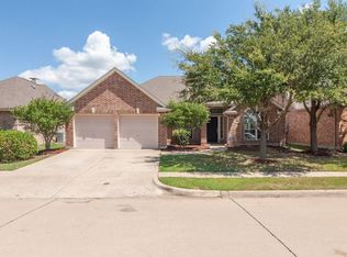 6888 Shoreway Dr, Grand Prairie, TX 75054