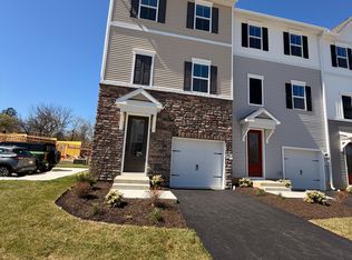 46 Basswood St, Berlin, NJ 08009
