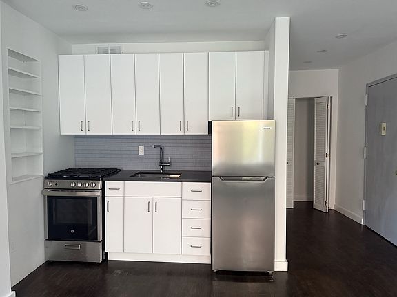3rd image of 45 E 1st St APT 3