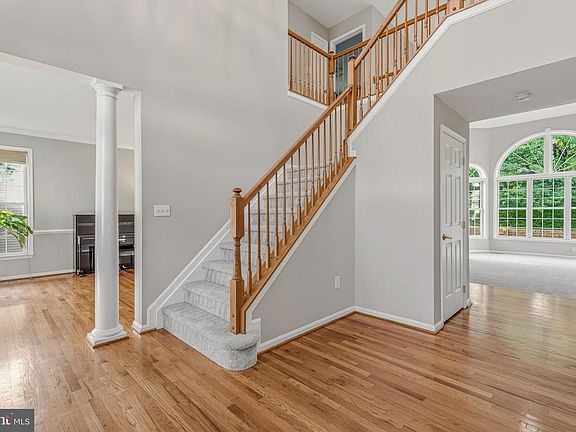 5th image of 624 Oak Farm Ct