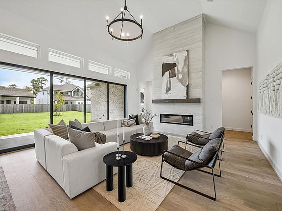 2nd image of 431 Venado View Ct