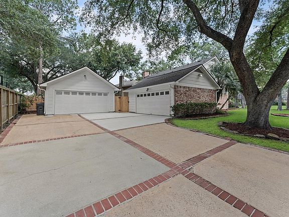 5th image of 3030 Broadmoor Dr