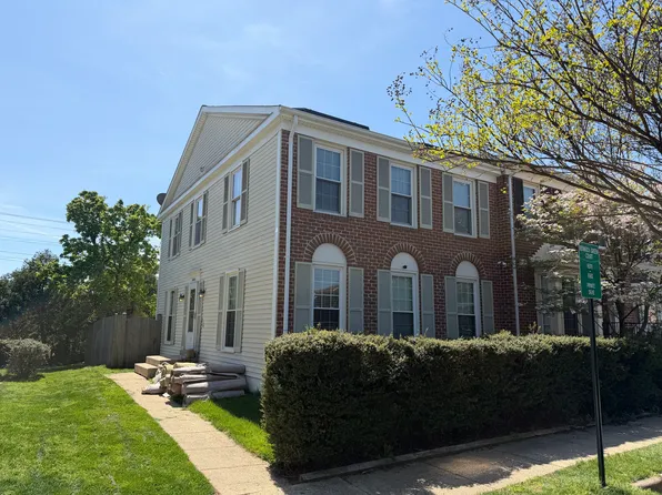 6585 Bermuda Green Ct, Alexandria, VA 22312