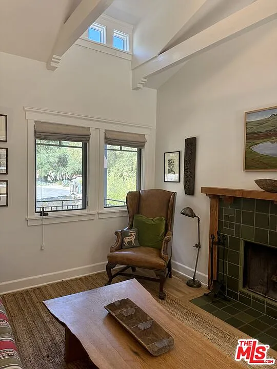 2 bed, 1.0 bath, 770 sqft, $5,500 — Photo 2