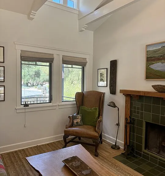220 France Cir — Photo 2
