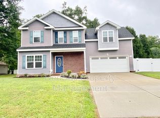 717 Dissdale Ln, Chesapeake, VA 23320