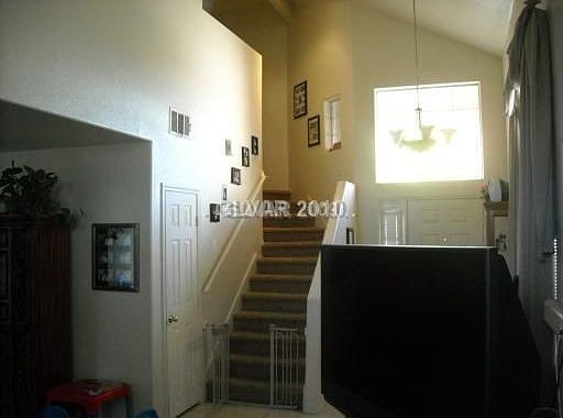 5th image of 8364 Montgomery St