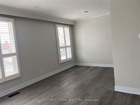 5th image of 26 Stephenfrank Rd