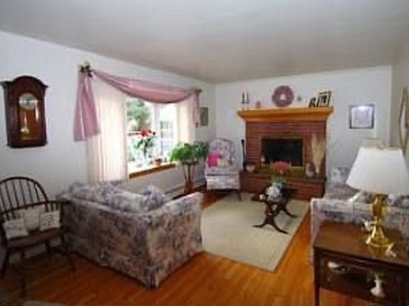 2 Oakland Dr