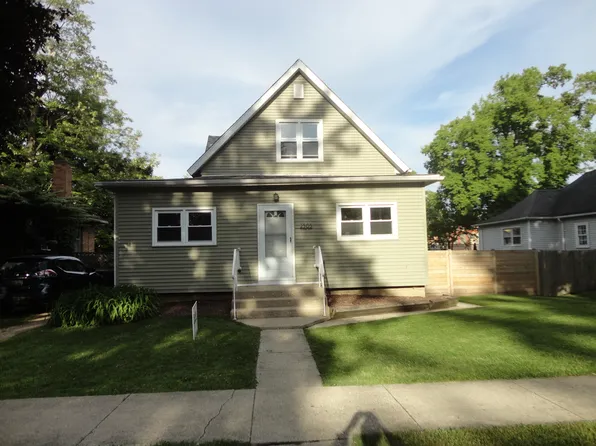 2305 Elisha Ave, Zion, IL 60099