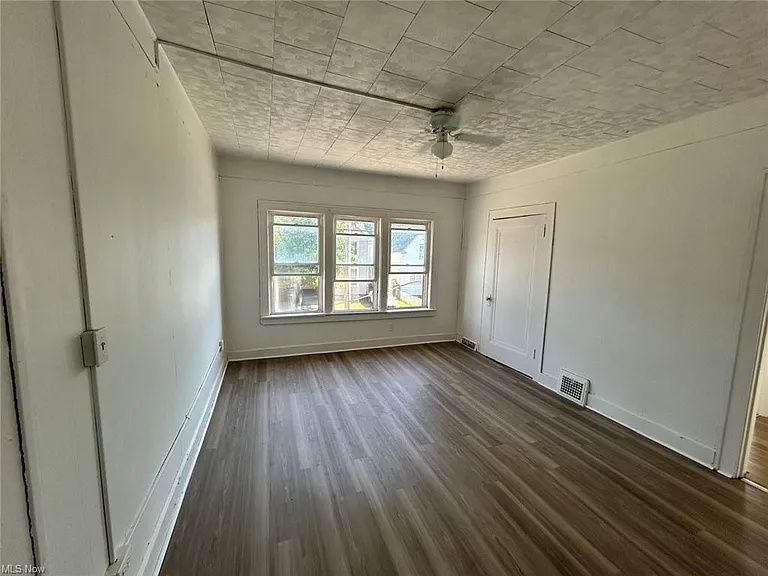 2232 W 103rd St #2 — Photo 4