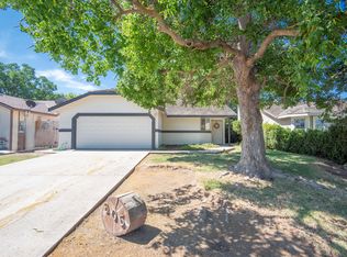 805 W Garrett Ave, Farmersville, CA 93223