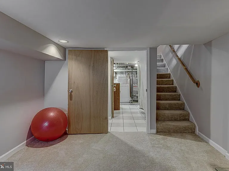 827 S Curley St — Photo 21
