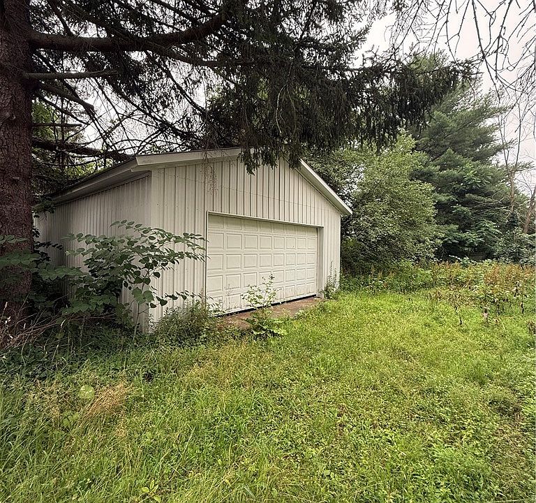 1st image of 20 Moss St Lot 9
