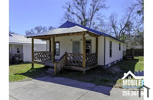 3413 Emerald St Photo 1