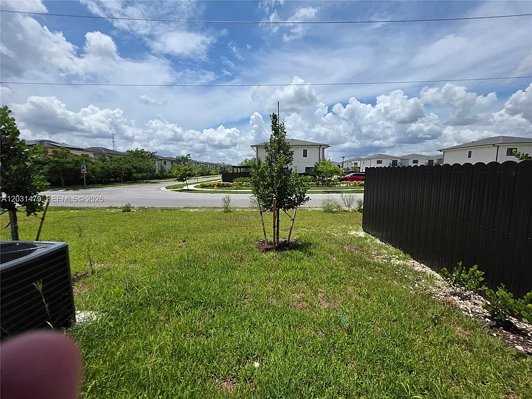 1305 NW 4th Ter #1305 — Photo 12