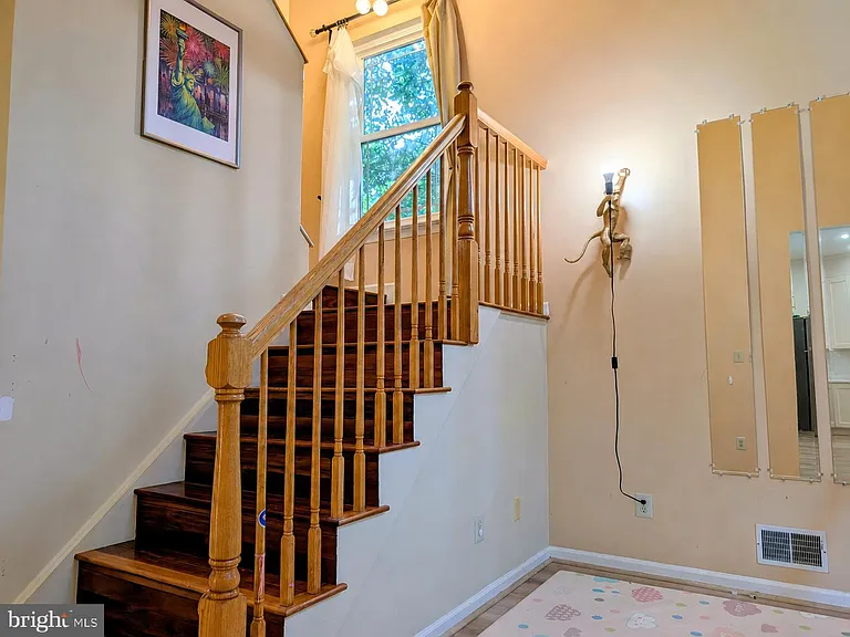 72 Harvard Cir — Photo 5