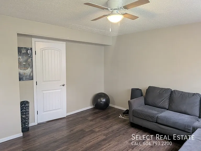 9170 Coote St #B — Photo 7