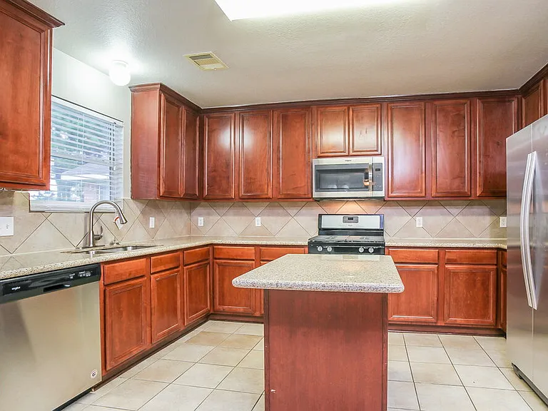 14819 Olde Manor Ln — Photo 8