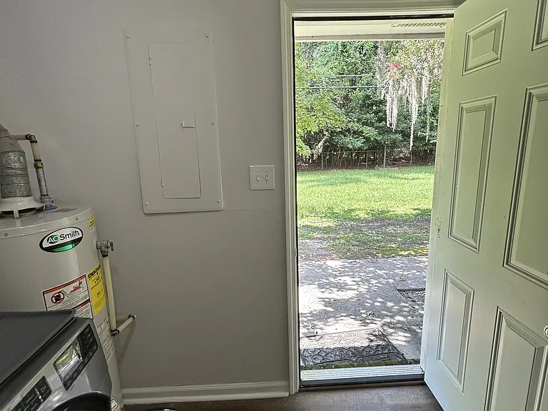609 Windsor Rd — Photo 22