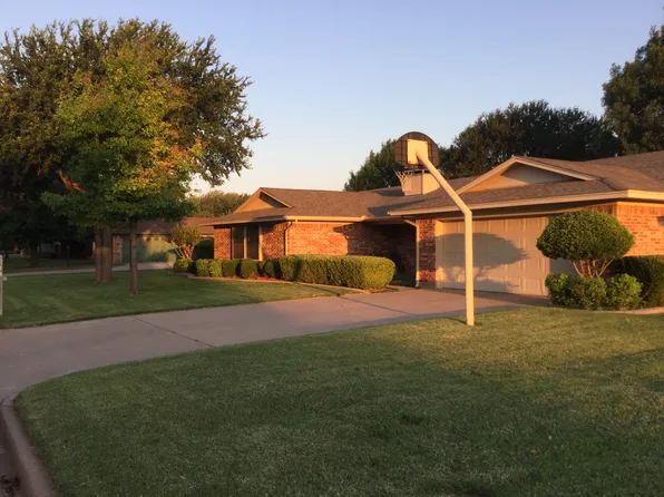 914 Mohawk Dr, Burkburnett, TX 76354
