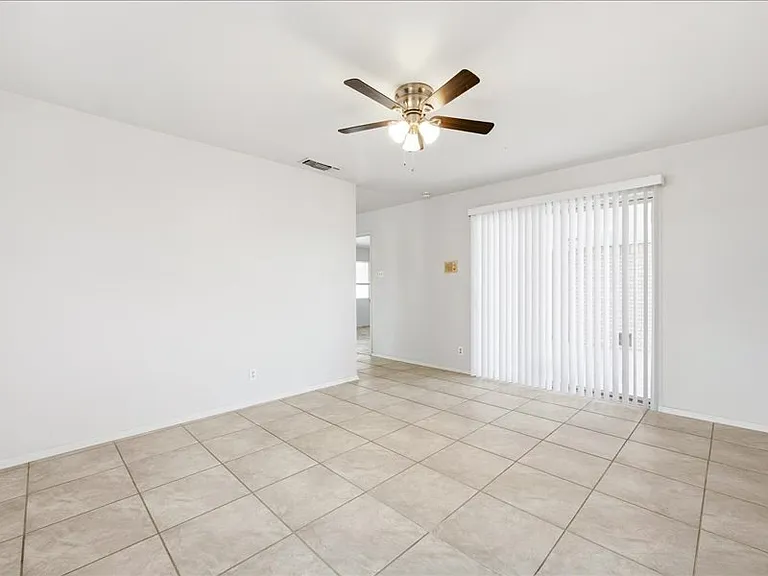 134 Robinhood Dr — Photo 16