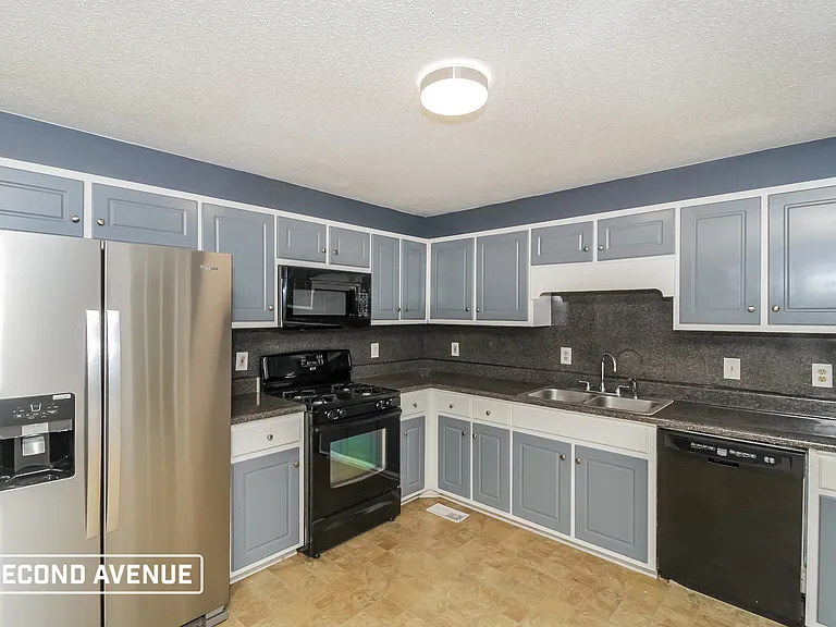 430 Eagles Nest Cir — Photo 3