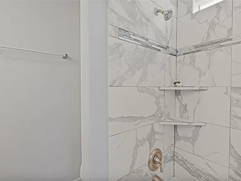 15414 Willow River Dr — Photo 13