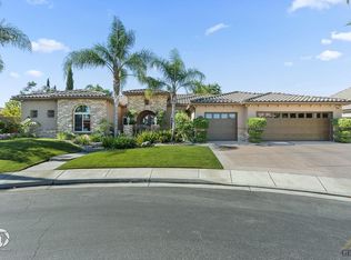 10703 Queensbury Dr, Bakersfield, CA 93312
