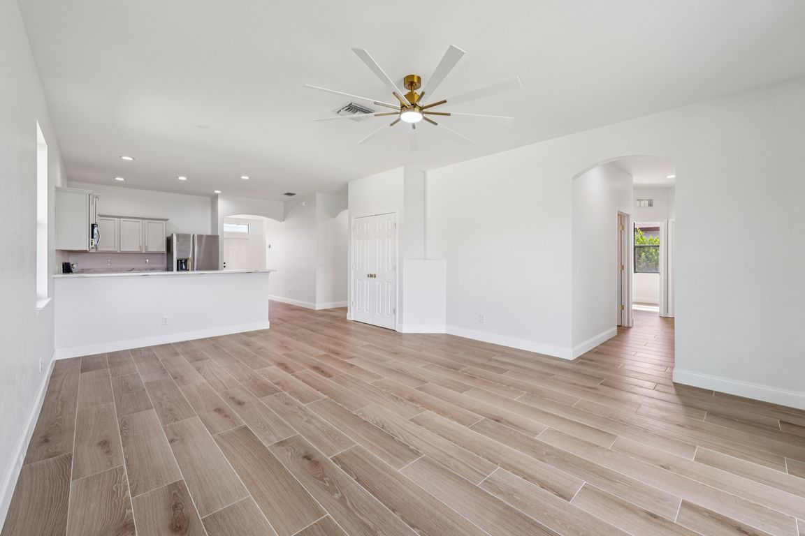 next background image