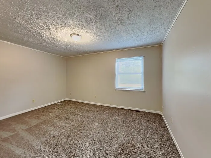 1502 Elizabeth Dr — Photo 11
