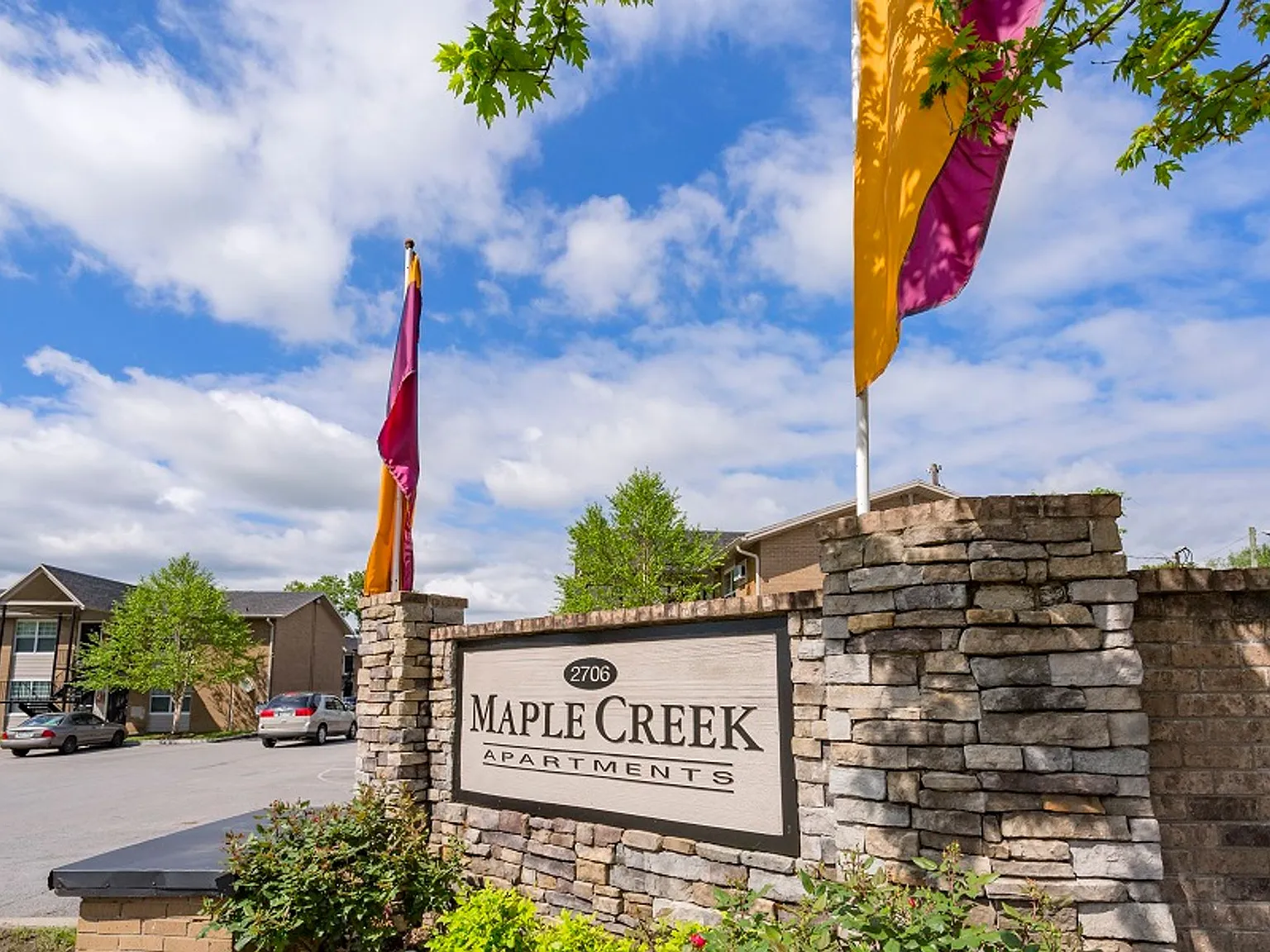 Maple Creek Apartments — Photo 1
