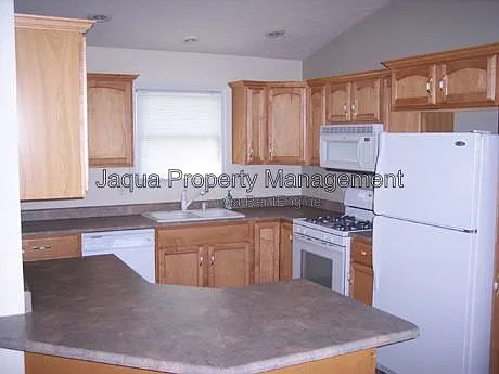 2 bed, 2.0 bath, 1200 sqft, $1,700 — Photo 2