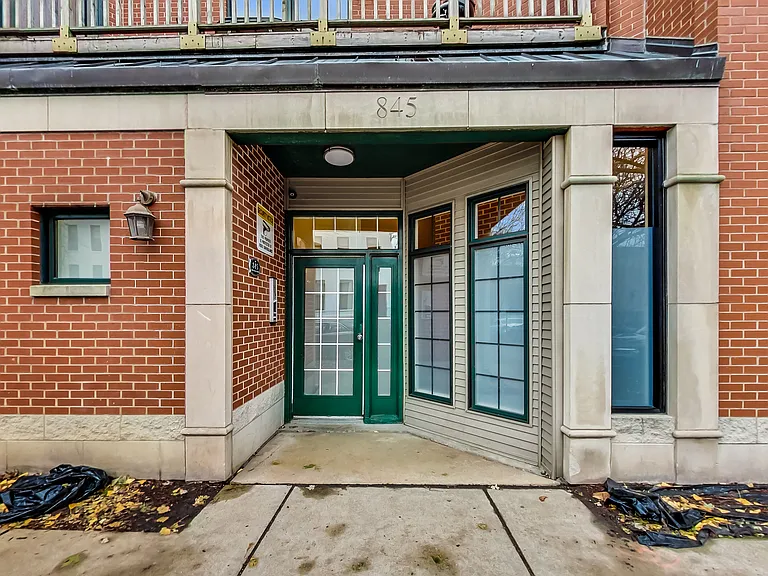 845 W Altgeld St #4D — Photo 3
