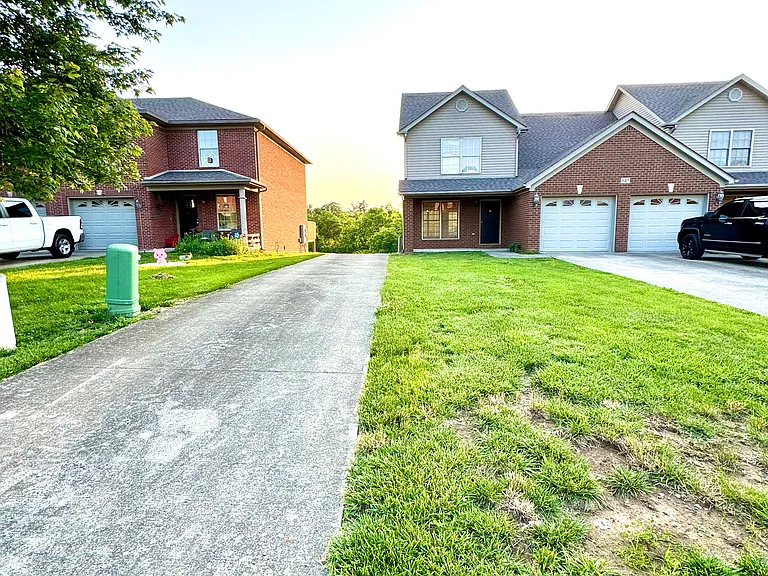 645 Hampton Way #1 — Photo 3