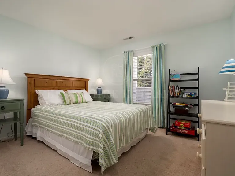 Guest bedroom